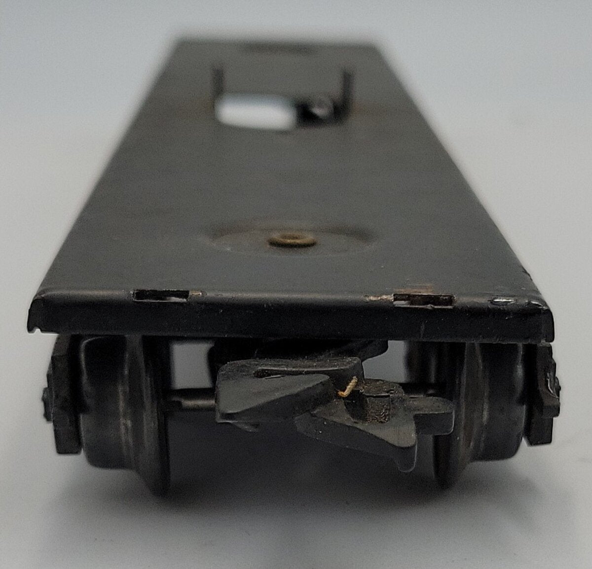 Marx MX-234-2 O Gauge Tinplate Passenger Car Frame w/ Operating Coupler Trucks