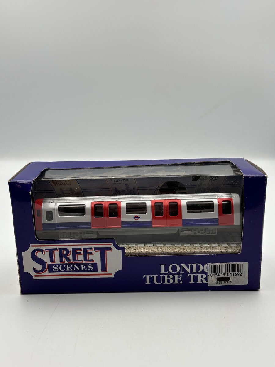 Street Scenes J80130 HO London Tube Train