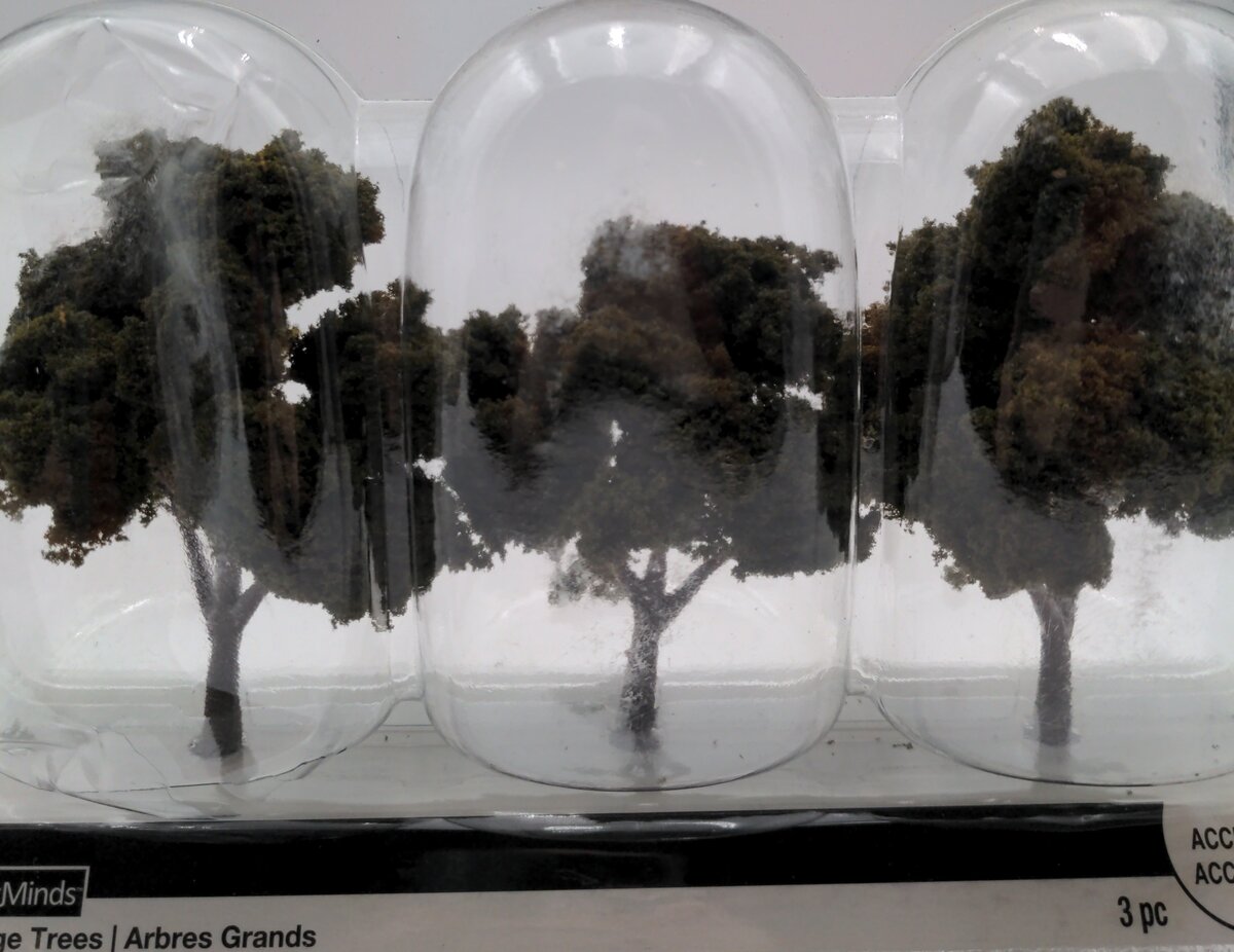 Ashland 392401 HO Scale Artminds Large Trees (Set of 3)
