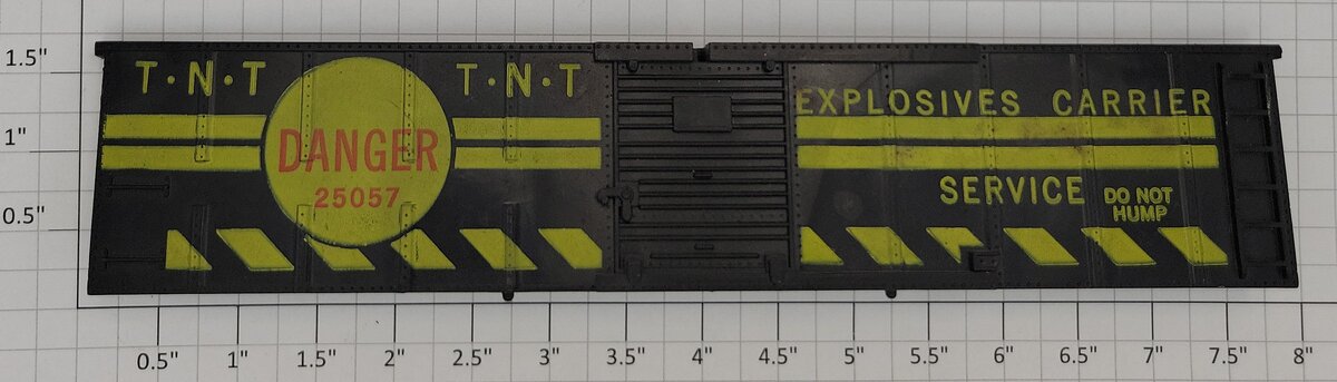American Flyer 25057 S Scale TNT Black and Yellow Explosives Carrier Car Side