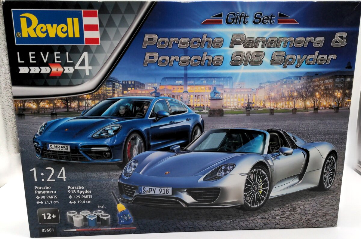 Revell 05681 1:24 Porsche Panamera & Porsche 918 Spyder Gift Set
