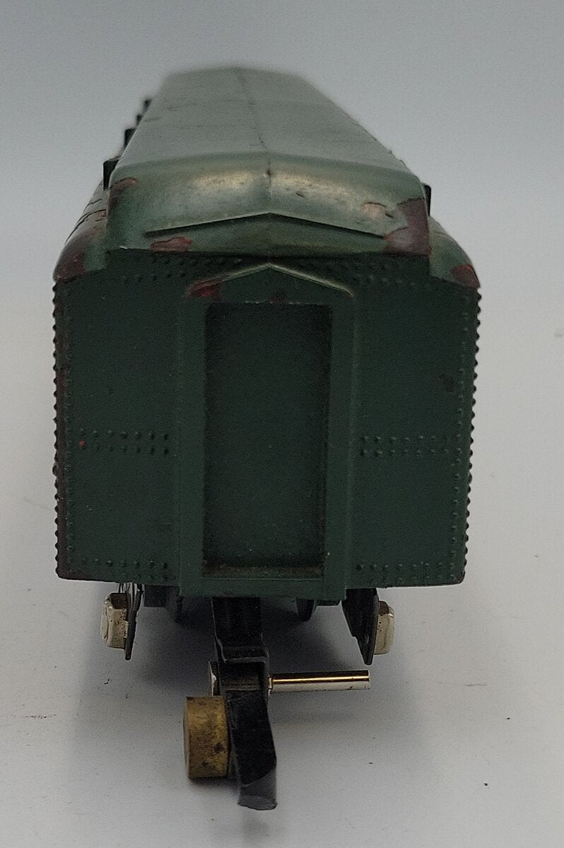 American Flyer 653 S Green Heavyweight Pullman Car w/ Missing Coupler Truck