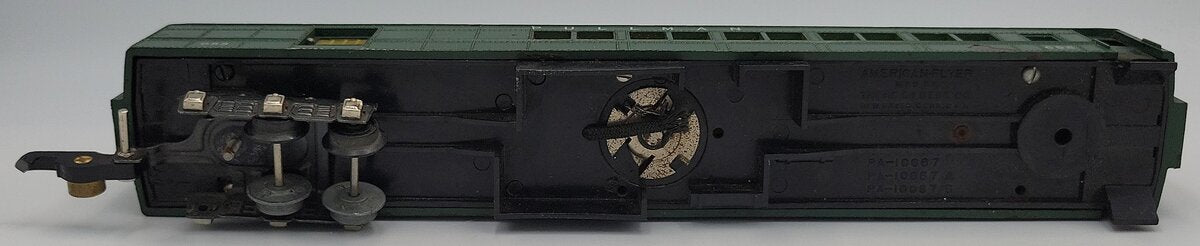 American Flyer 653 S Green Heavyweight Pullman Car w/ Missing Coupler Truck