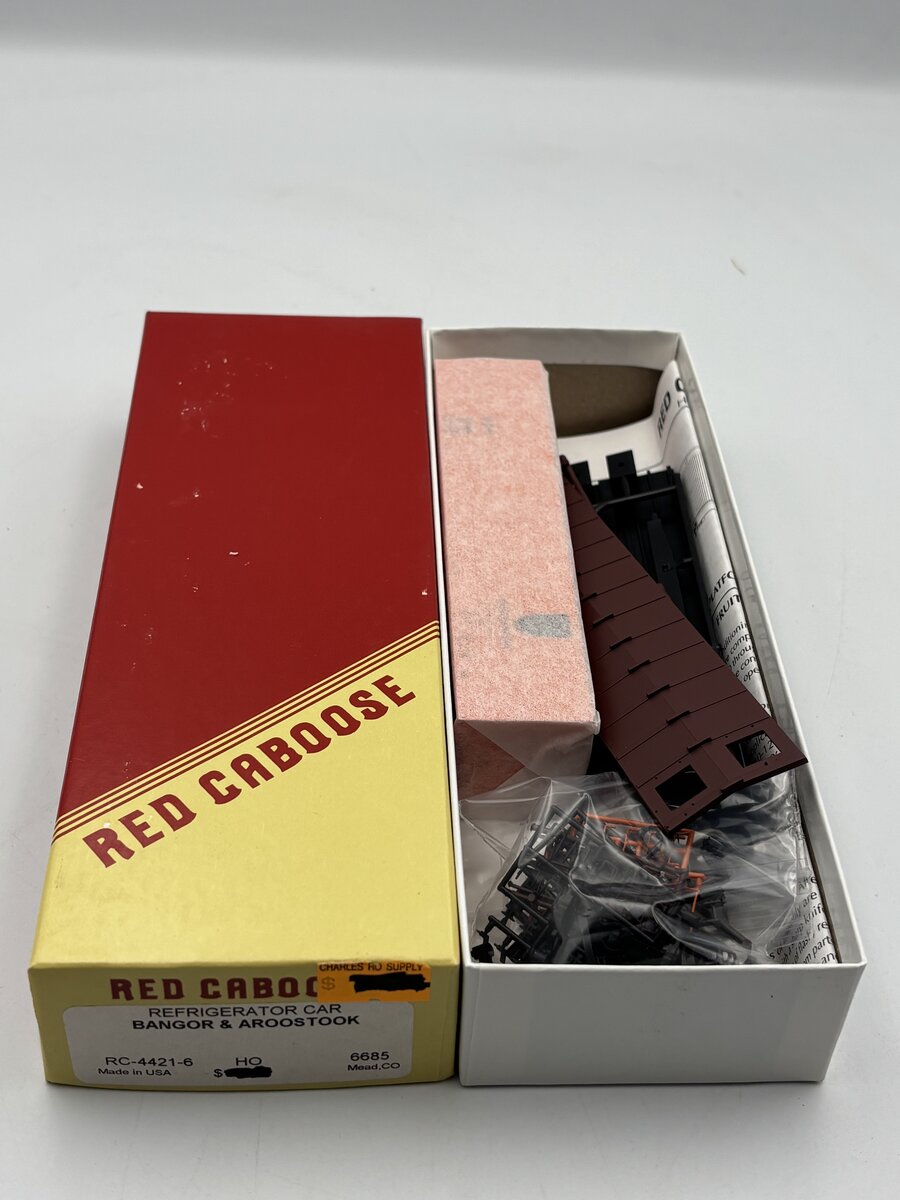 Red Caboose RC-4421-6 HO Refrigerator Car Bangor & Aroostook #6685 Kit