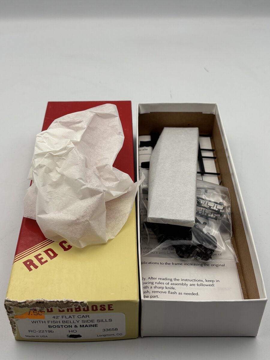 Red Caboose RC-2219B HO 42' Flatcar With Fish Belly Side Sills Boston & Maine