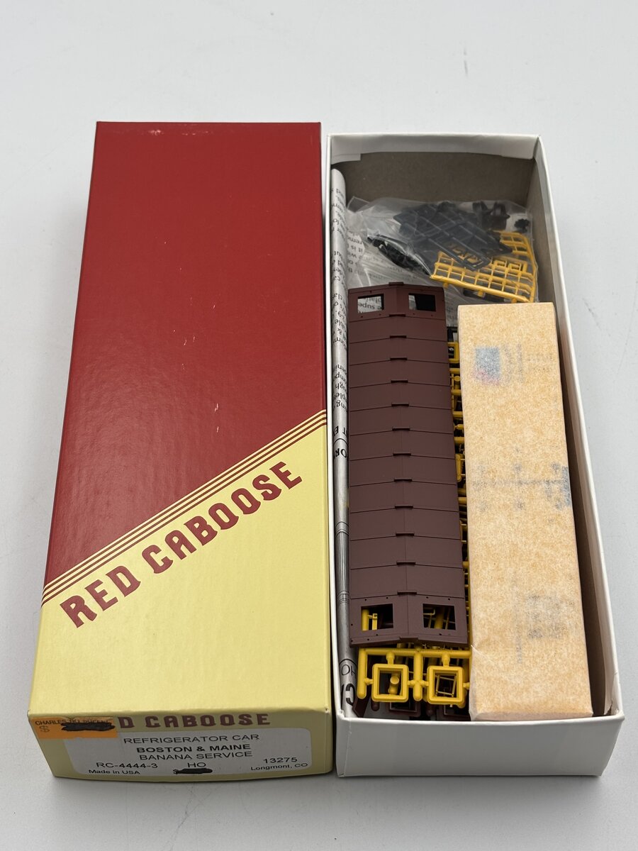 Red Caboose RC-4444-3 HO Refrigerator Car Boston & Maine Banana Service Kit