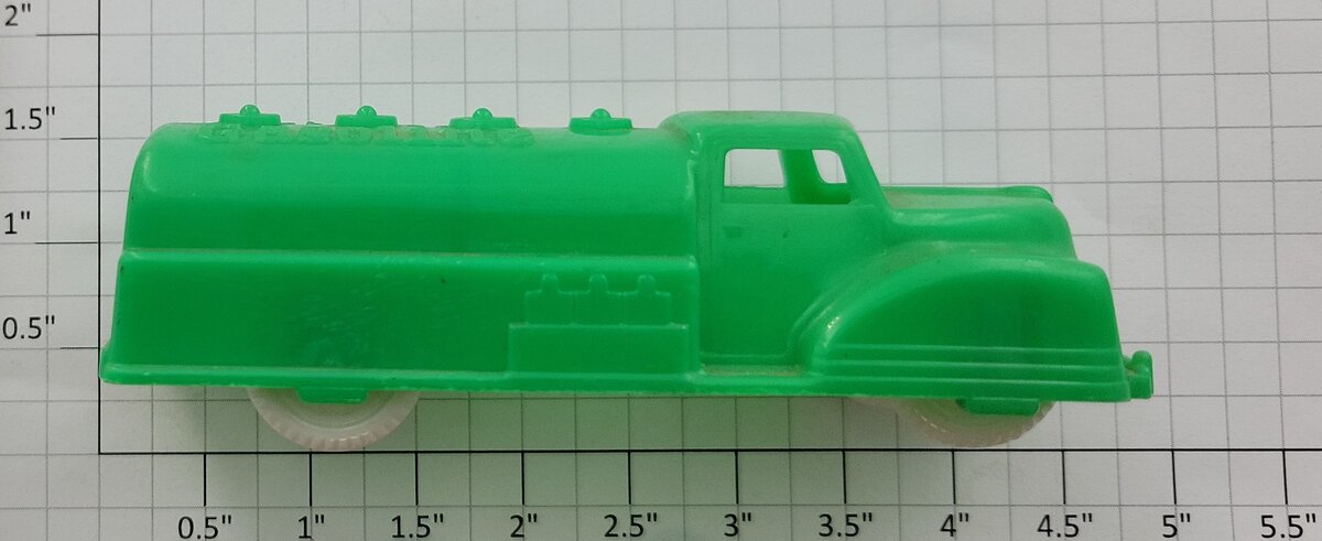 Renwal Products No.94 O Gauge Green Gasoline Truck