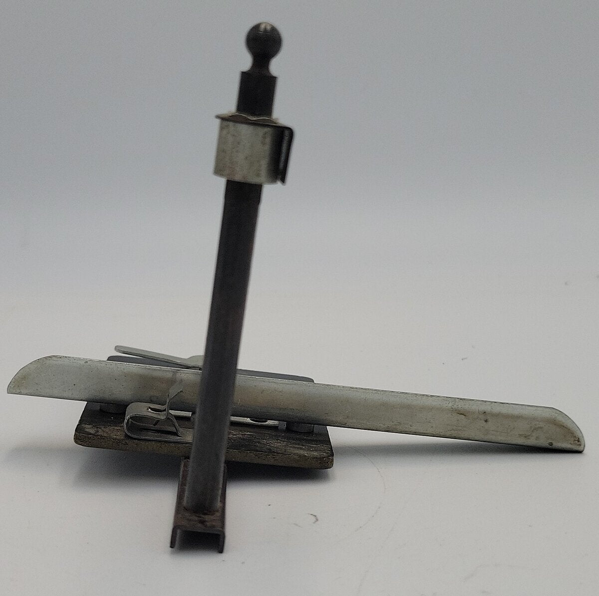 American Flyer 713 S Scale Mail Car Special Track Trip with Pole and Fahnestock