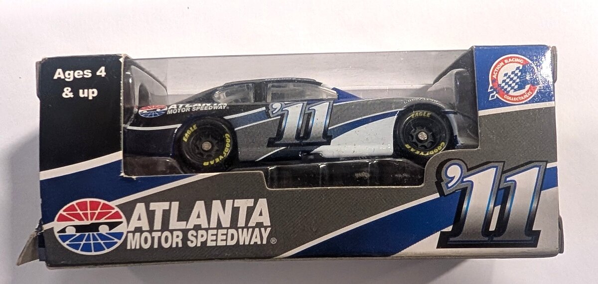 Lionel N060875568 1:64 Atlanta Motor Speedway #11 Diecast General Motors Car