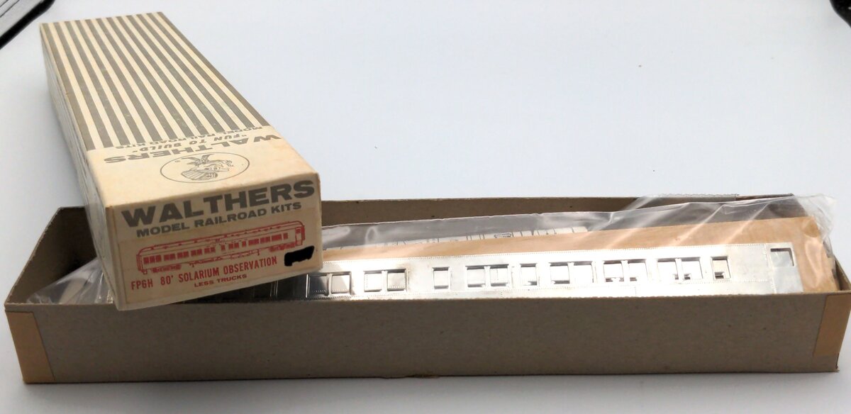 Walthers FPGH HO Scale 80' Solarium Observation Pullman Kit