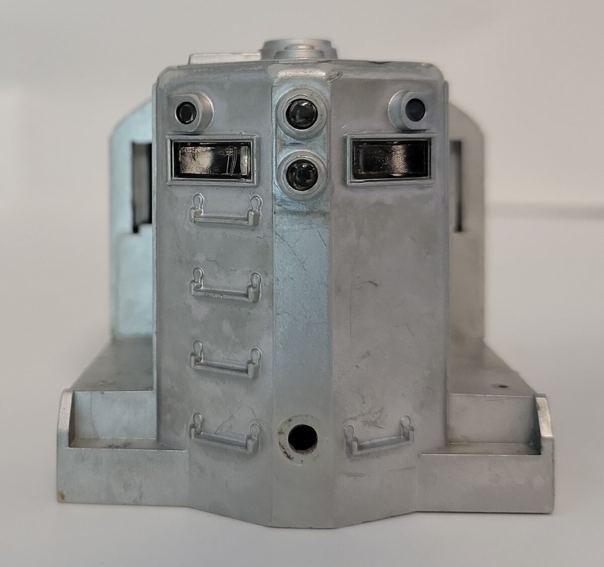 Lionel 2328-5 Gray Burlington GP-7 Diesel Engine Shell Missing Some Trim #2328