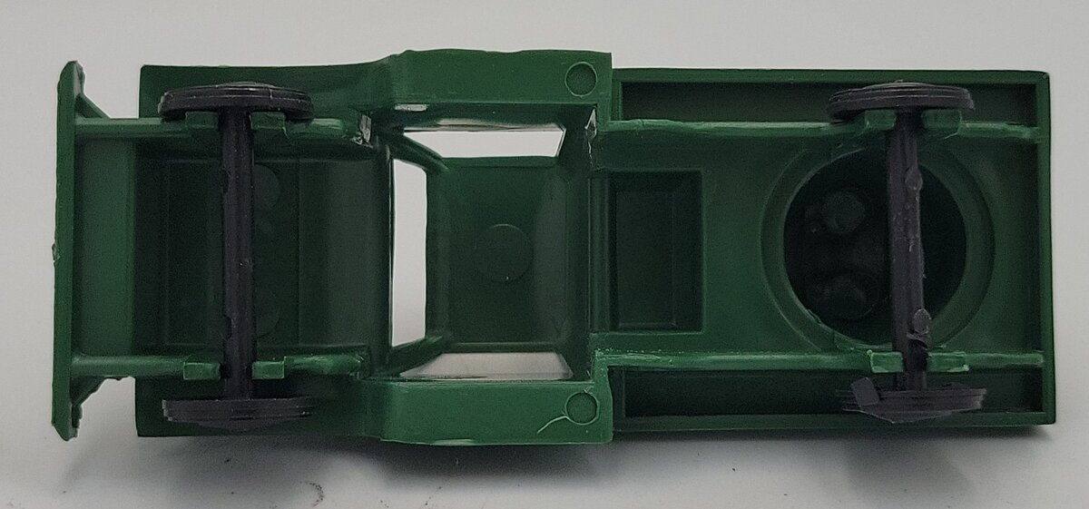 Marx MX- MVST Green Plastic Marx Military Vehicle Searchlight Truck