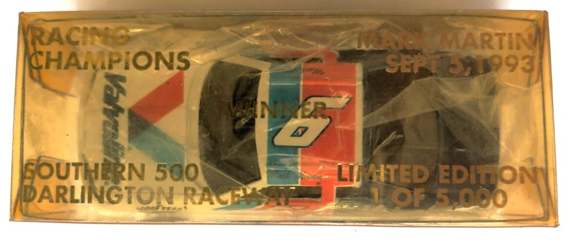 Racing Champions 02087 1/64 Scale #6 Valvoline Ford Thinderbird 1993 Mark Martin