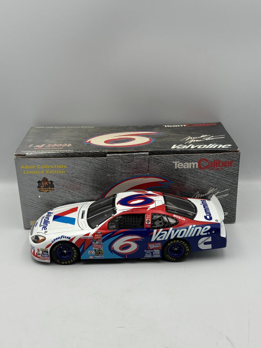 Team Caliber P062004VA 1:24 Die-Cast 2000 Ford Taurus #6 Mark Martin