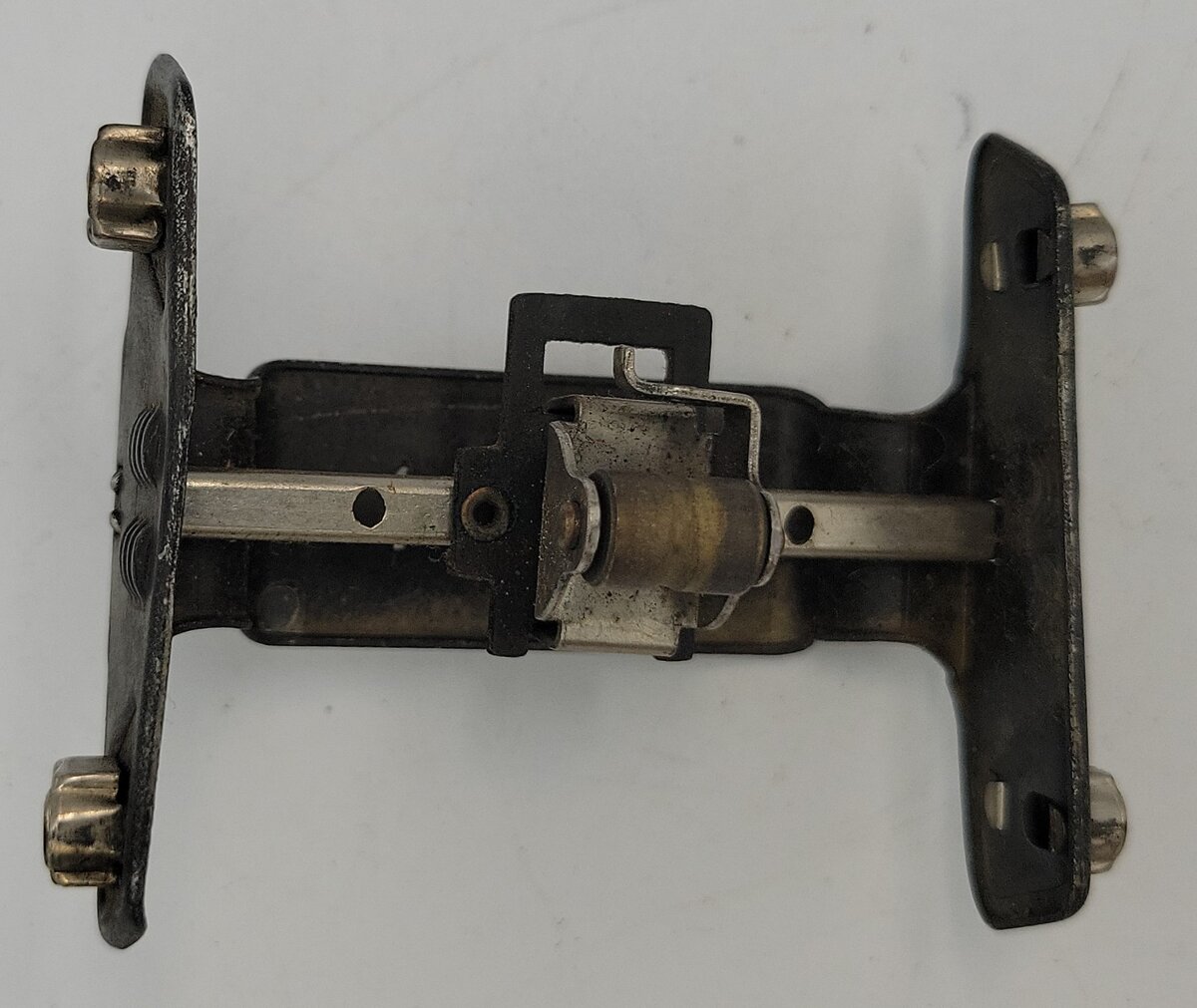 Lionel 500-3 Standard Gauge 4-Wheel Truck Frame with Contact Roller and Journals