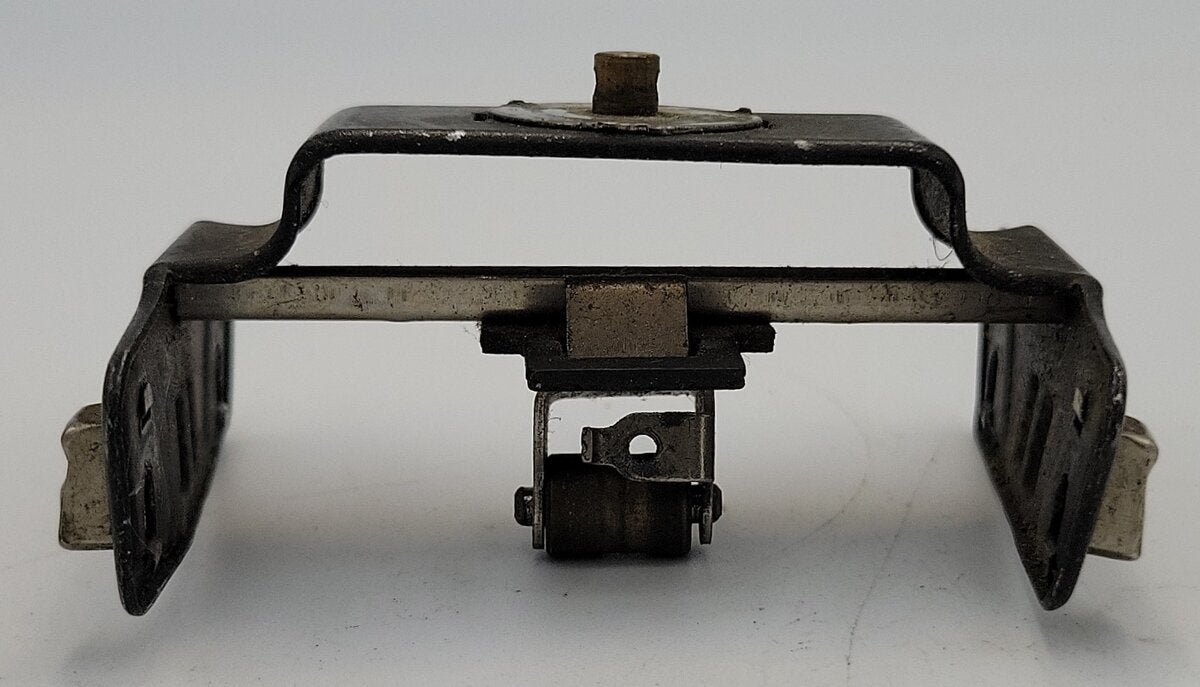 Lionel 500-3 Standard Gauge 4-Wheel Truck Frame with Contact Roller and Journals
