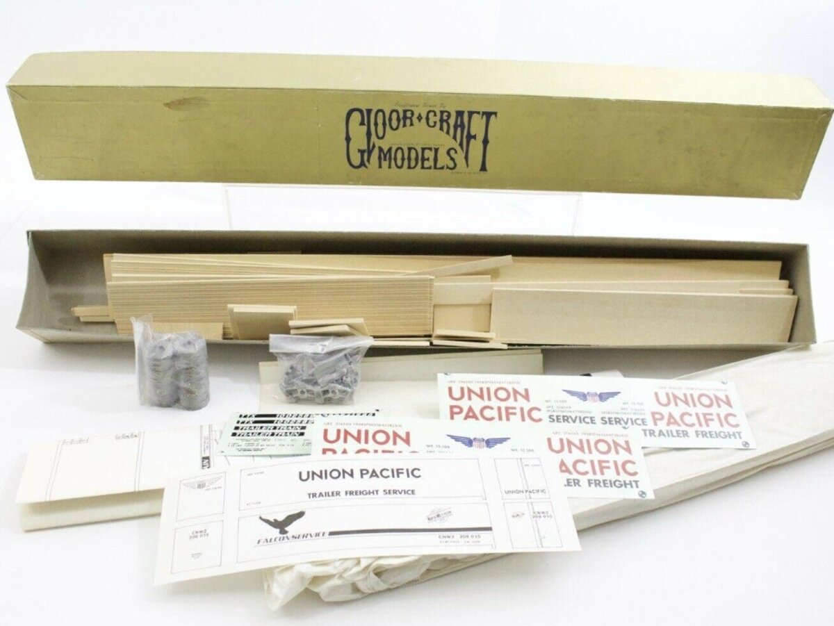 Gloor Craft 550 O Scale 85' Trailer Piggyback Flat W/2 Union Pacific Trailer Kit