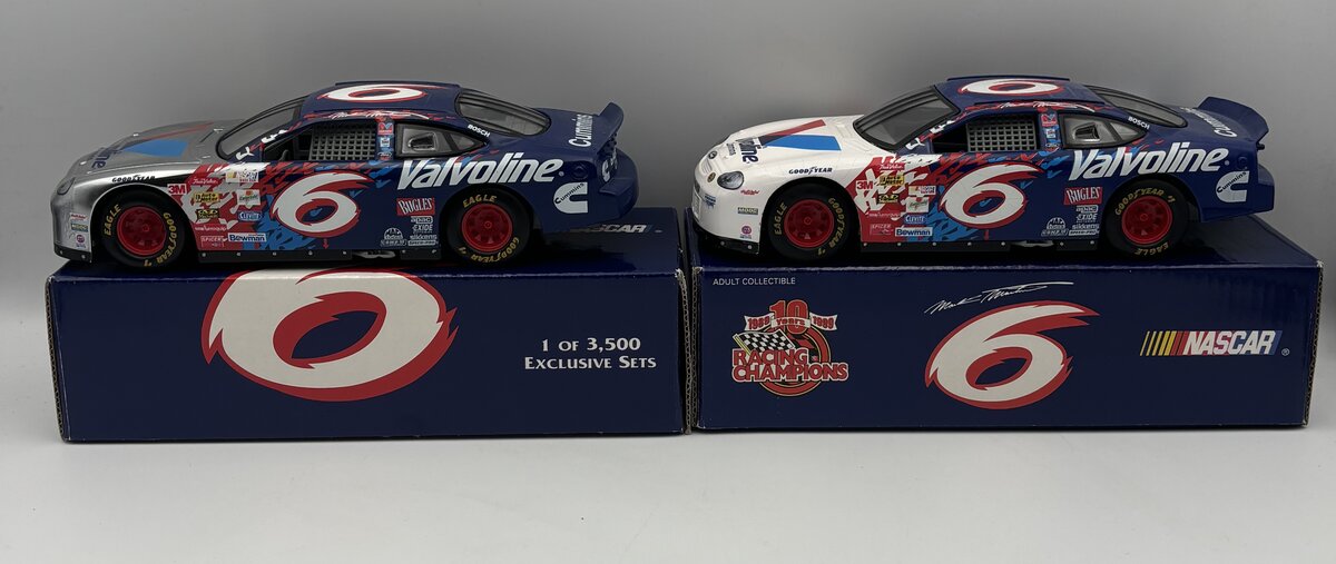Racing Champions 1661 1:24 #6 Mark Martin Ford Taurus/Silver Chrome Ford Taurus