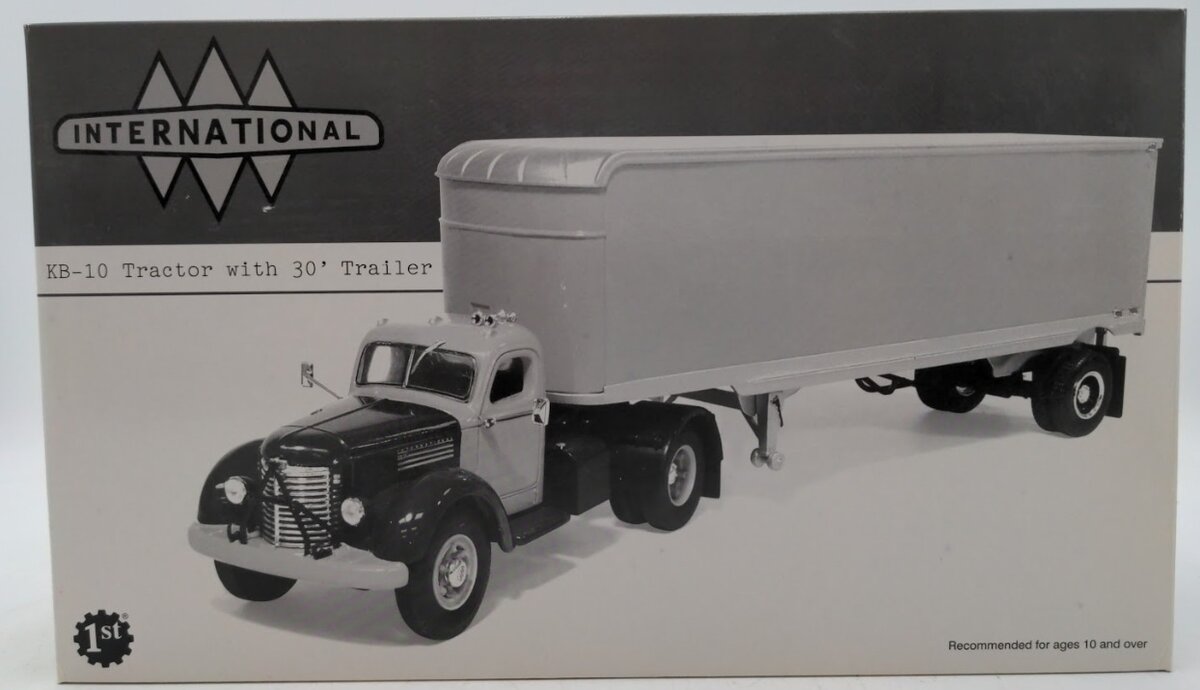 First Gear 19-2822 1:34 Scale 1949 KB-10 International Tractor with 30' Trailer