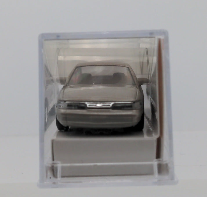 Busch 49000 HO Scale  Ford Crown Victoria 4-Door Sedan 1997