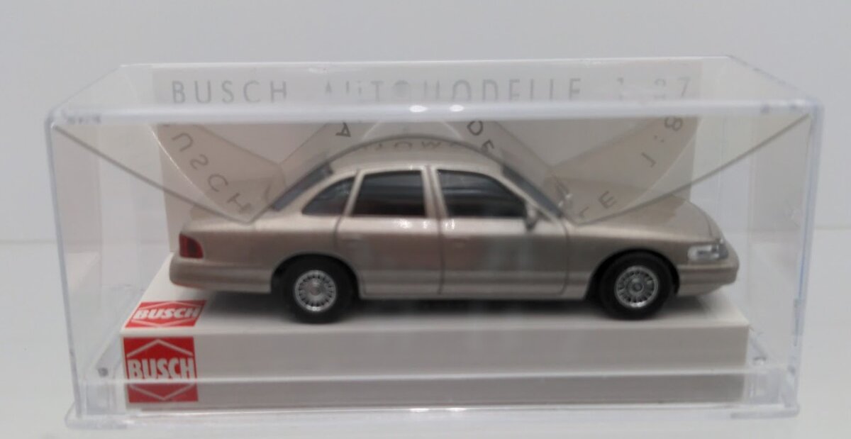 Busch 49000 HO Scale  Ford Crown Victoria 4-Door Sedan 1997