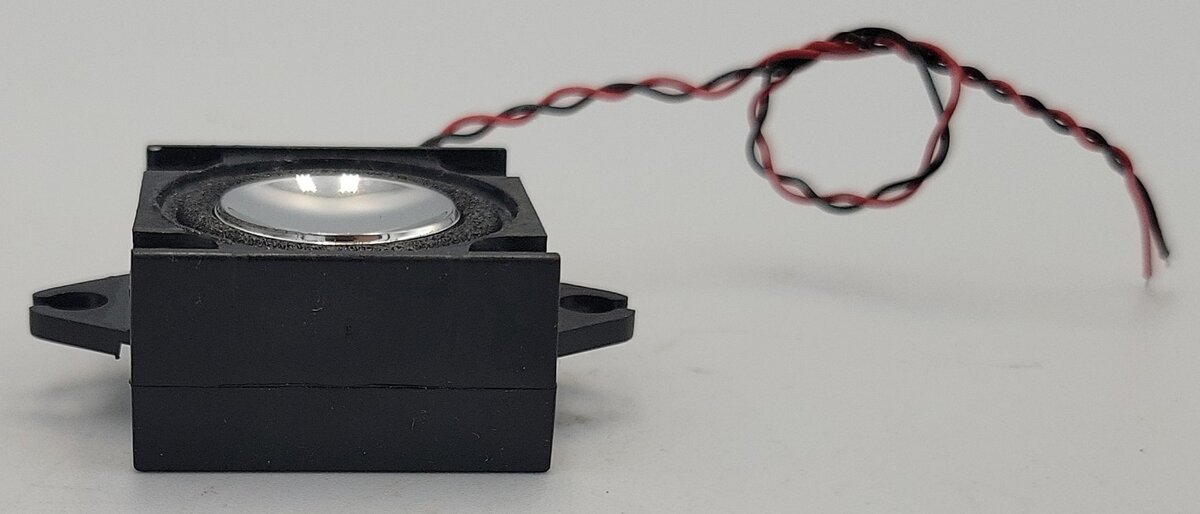 Digi-key 668-1431-ND 8 Ohm 2 W Top Port 82 Db Speaker, 31mm L x 28mm W