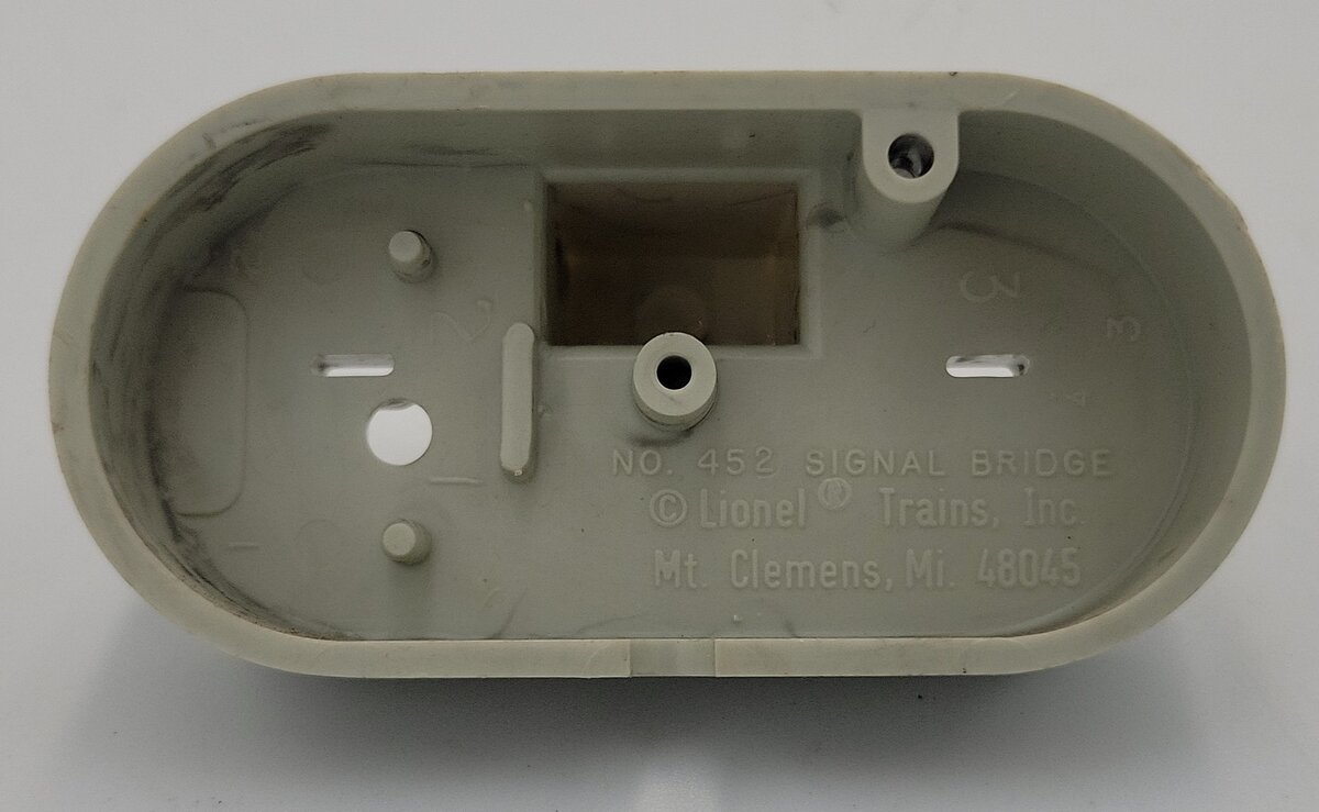 Lionel 452-12 O Gauge Gantry Signal Bridge Base without Wire Clips