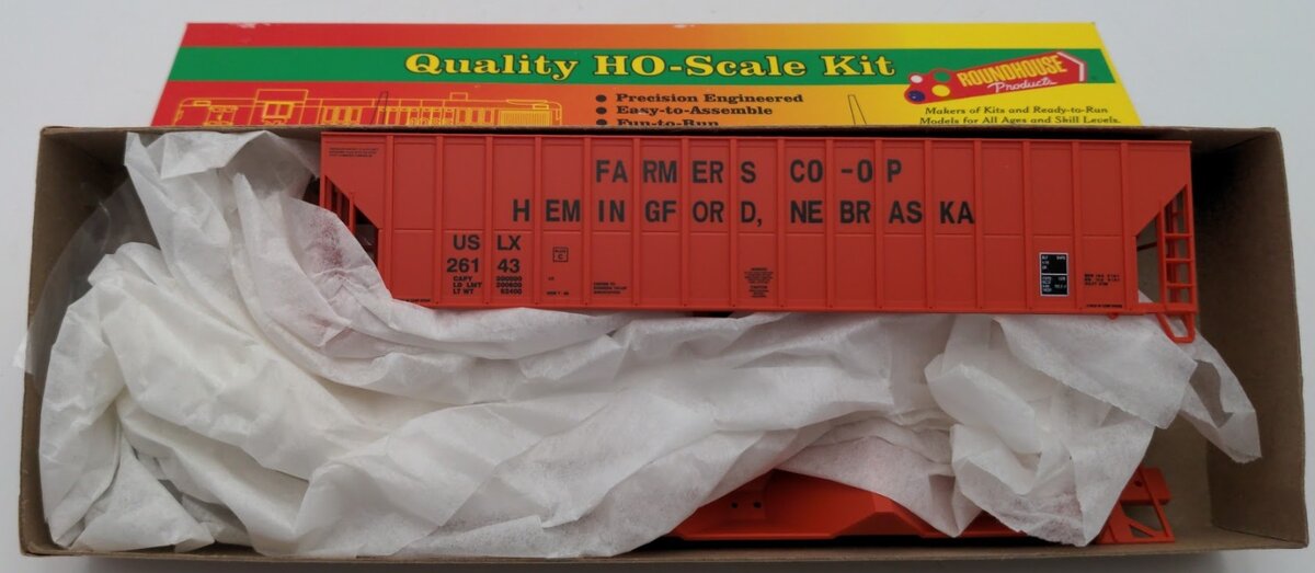 Roundhouse 07939 HO Scale 54' 3-Bay Covered Hopper CO-OP Hemingford # 26143 Kit