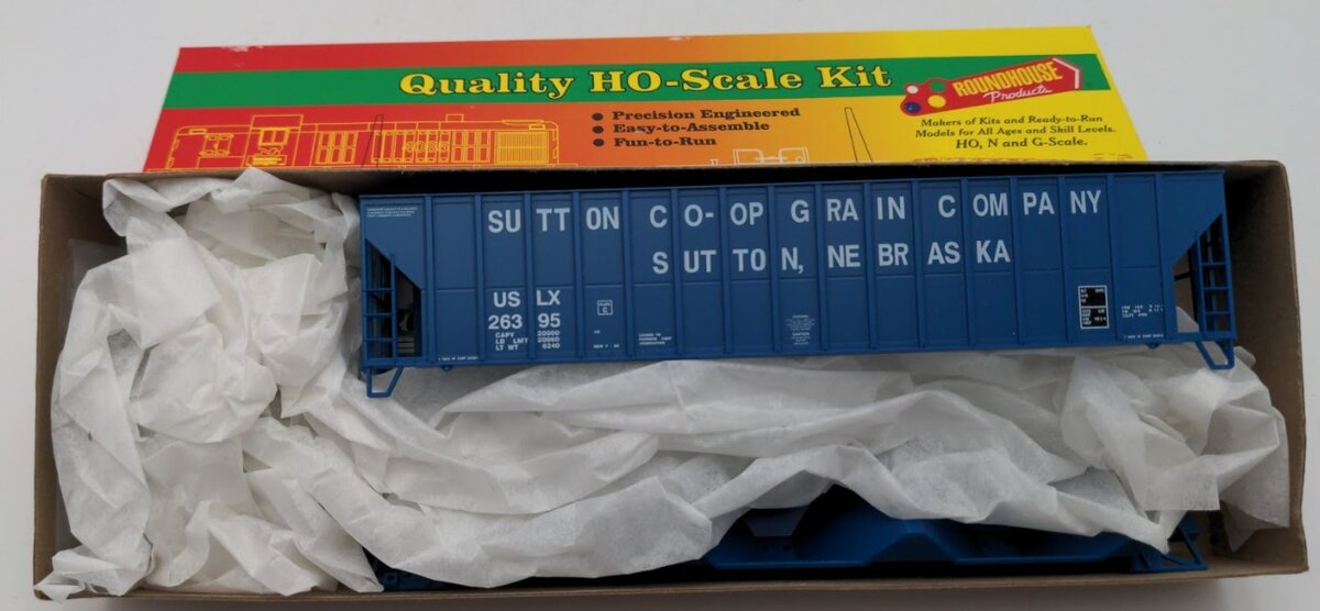 Roundhouse 07938 HO Scale USLX Sutton 54' 3-Bay Covered Hopper Road # 26395 Kit