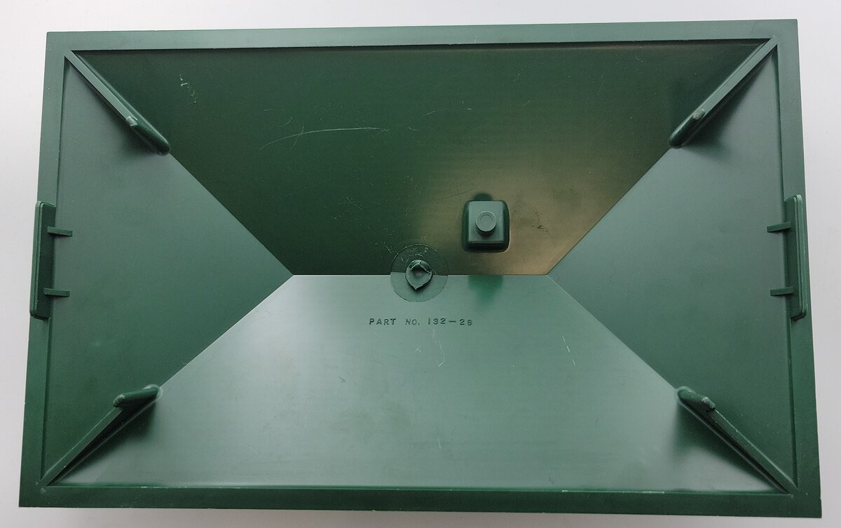 Lionel 132-29 Automatic Stop Station Green Roof with Chimney