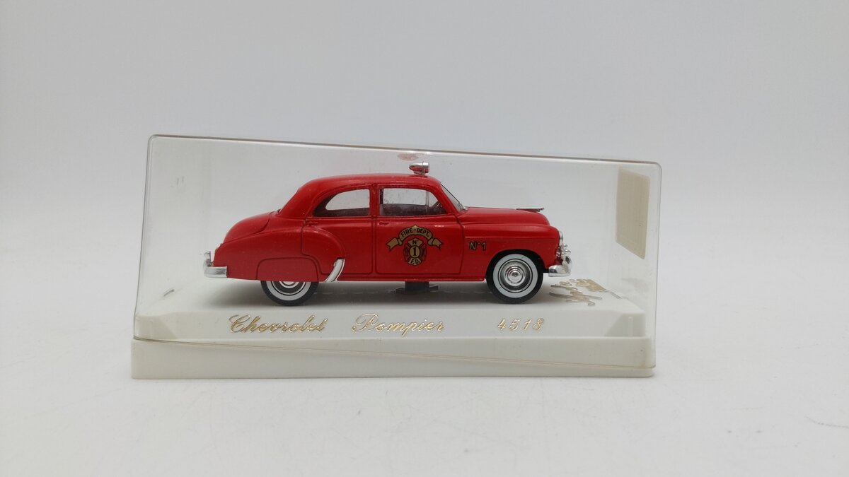 Solido 4518 1:43 Scale Age D'Or Red Chevrolet Pompier Die Cast In Plastic Case EX/Box