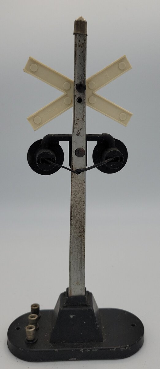 Lionel 154 Highway Signal Base and Post Assembly with Railroad Crossing Sign