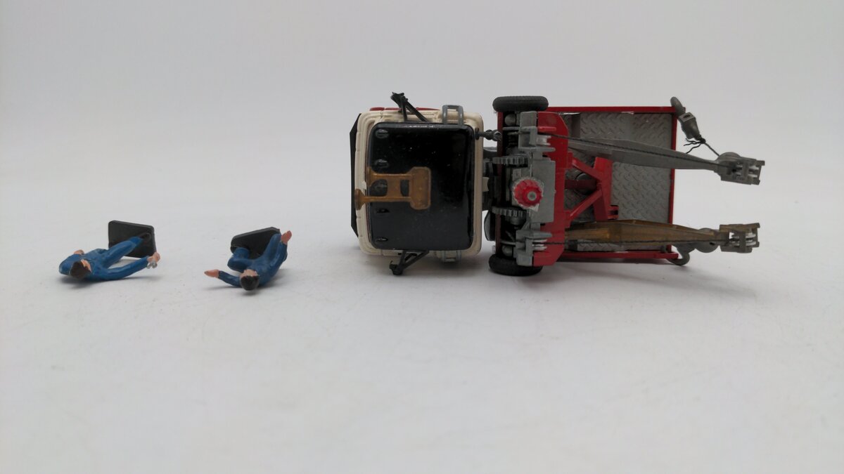Corgi 1142 1:43 Scale Holmes Wrecker Recovery Ford Tilt Cab With Box & 2 Figures EX/Box
