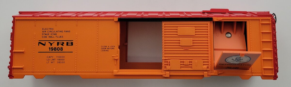 Lionel 19808-1 New York Central Ice Car Shell with Roof in Original Box #19808
