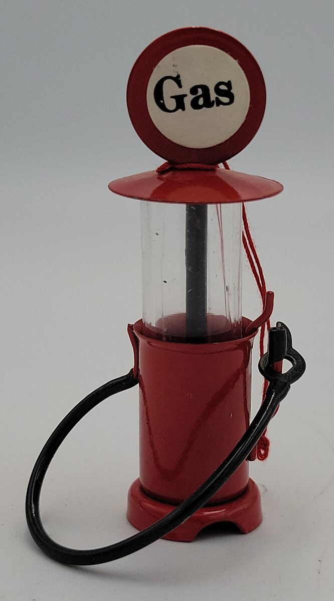 Acme 1151-25 HO Scale Red and White Santa's Best Christmas in Vermont Gas Pump