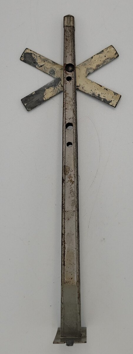 Lionel 154-7 O Gauge Highway Signal Post Assembly & Metal Railroad Crossing Sign