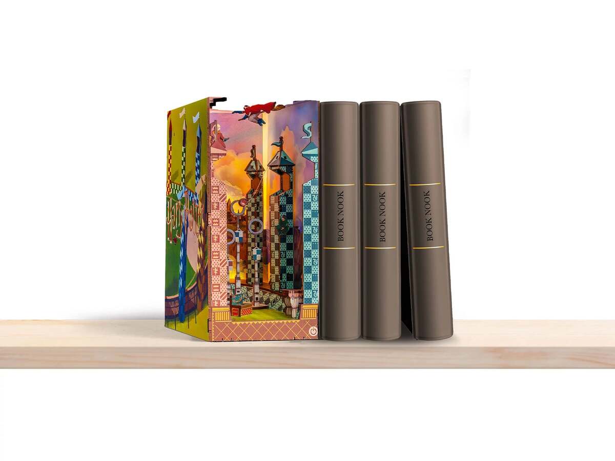 Revell 00532 Harry Potter - Quidditch Field Tiny Adventures Book Nooks