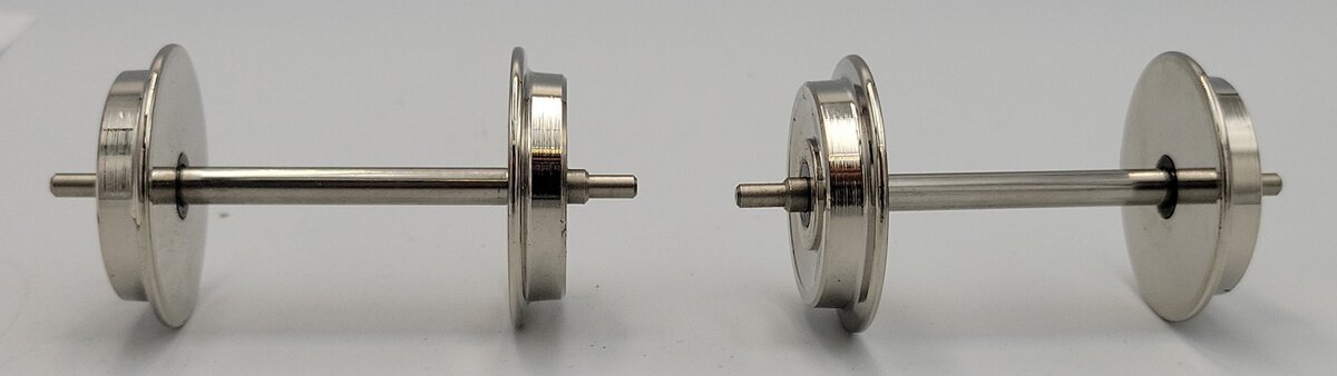 USA Trains R2094-2 G Scale Silver Metal Wheel Set with Silver Axle (Set of 2)