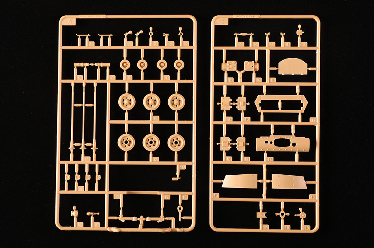 Hobby Boss 84560 1:35 Pz.Kpfw.III Ausf.M Armor Plastic Model Kit