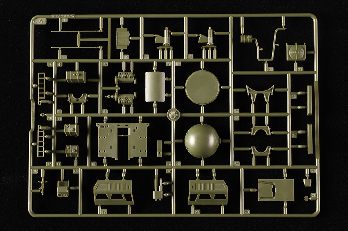 Hobby Boss 82964 1:72 DF-61 ICBM Plastic Armor Model  Kit