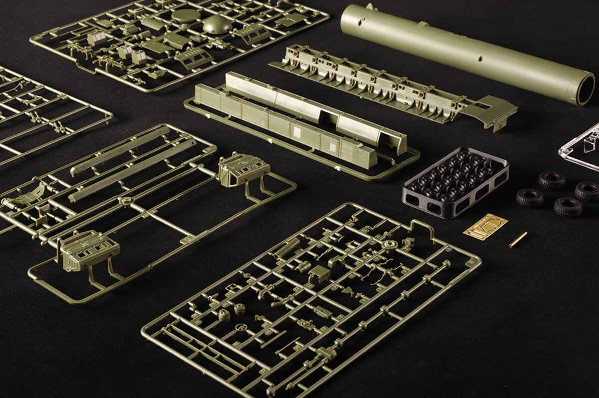 Hobby Boss 82964 1:72 DF-61 ICBM Plastic Armor Model  Kit