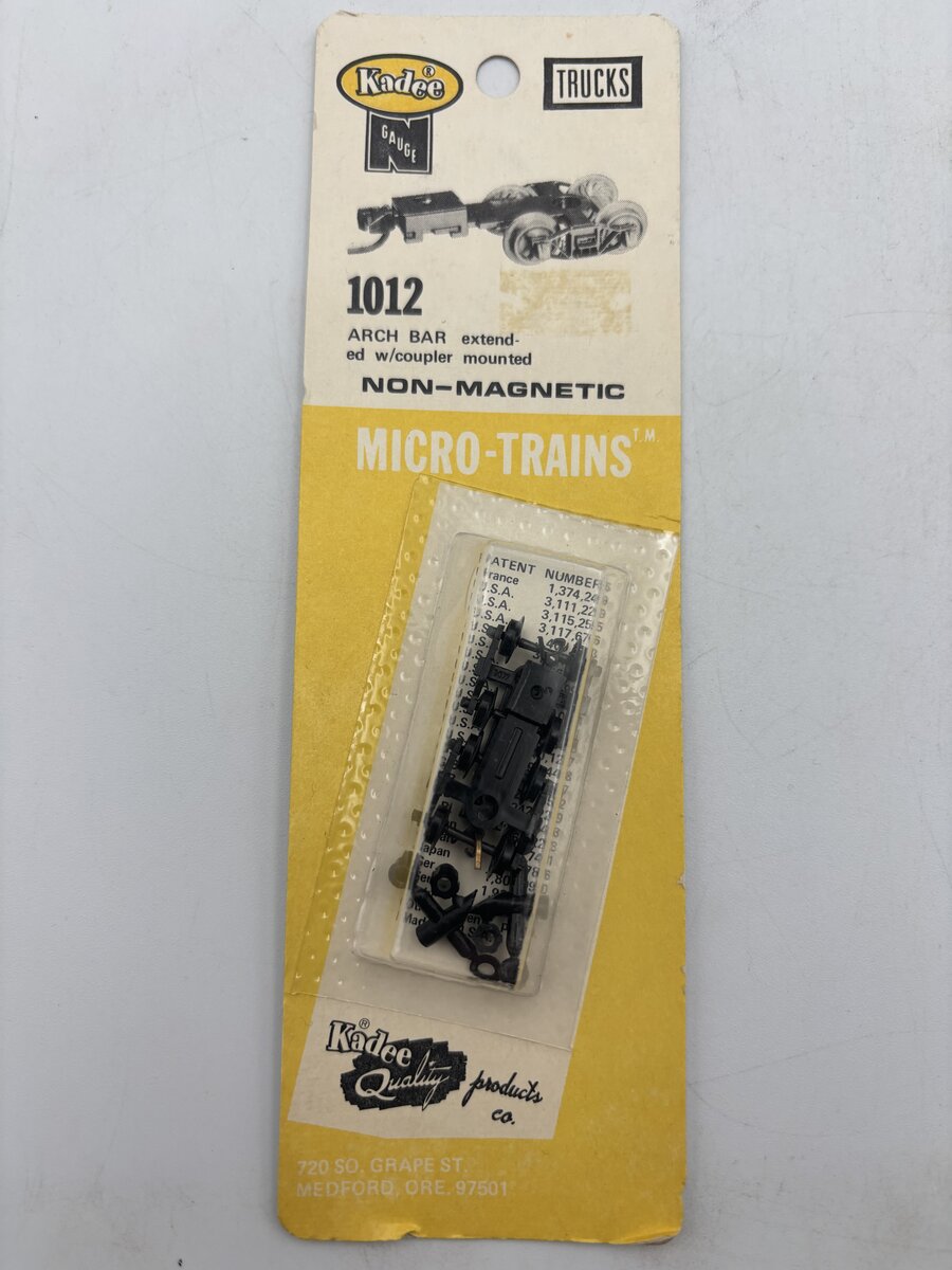 Kadee 1012 N Arch Bar Extended w/Coupler Mounted Non-Magnetic