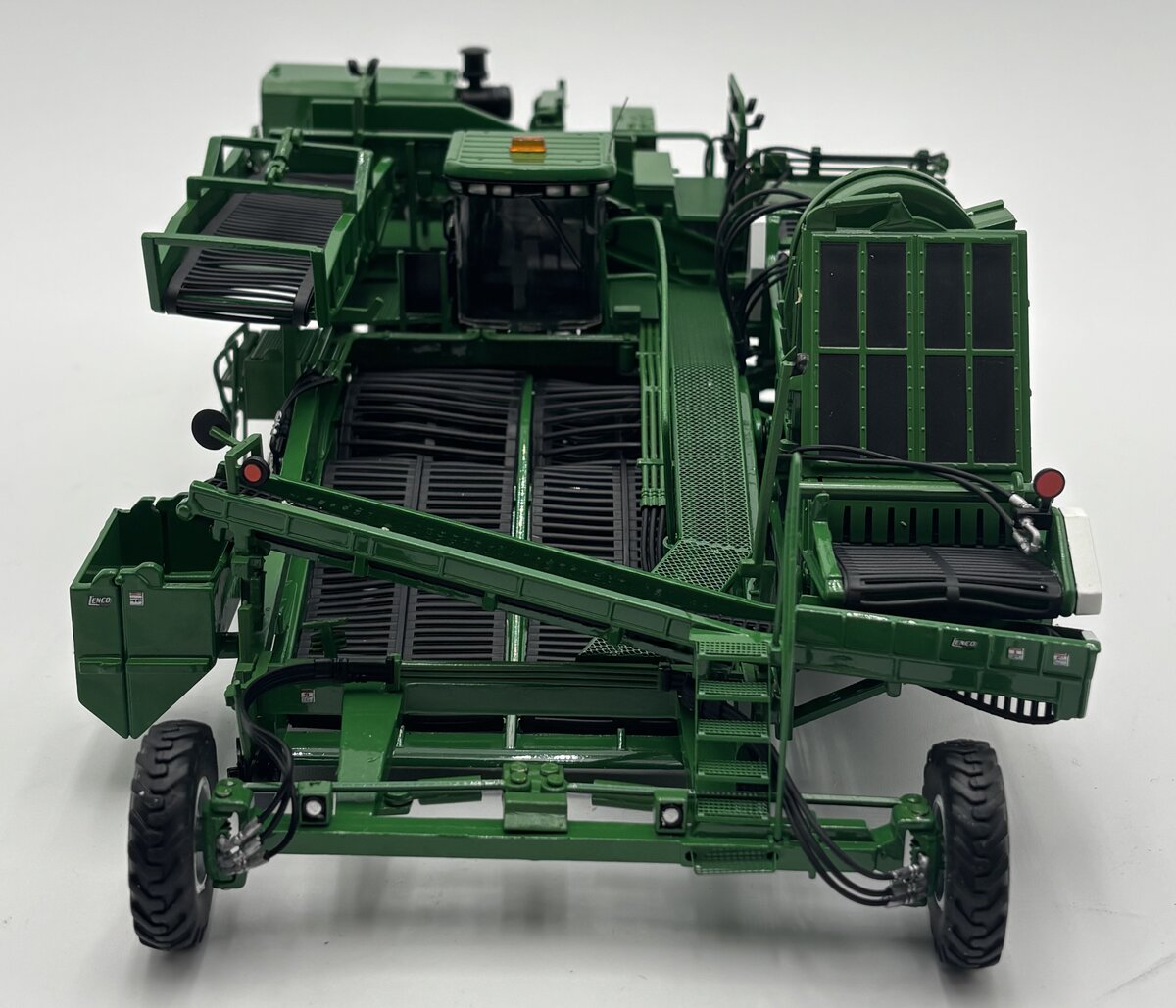 Tonkin TR-POTATO 1:42 Lenco 2000 4-Row Self-Propelled Airhead Potato Harvester