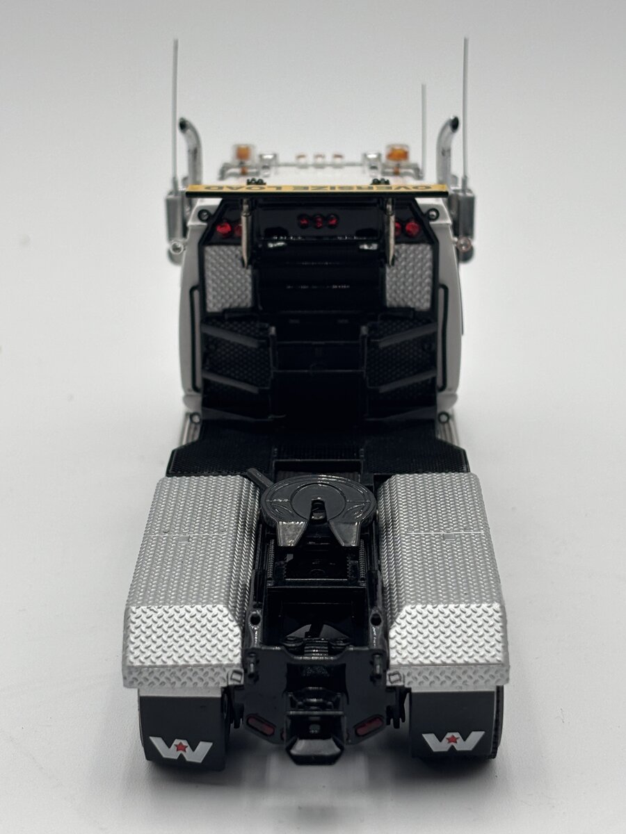 WSI 34-2004 1:50 White Western Star 4900-1 Semi-Tractor w/Ballast Box