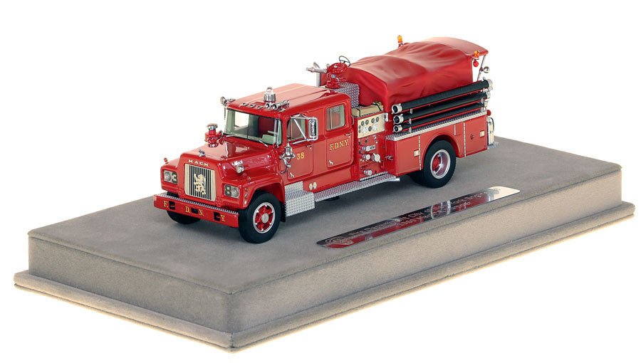 Fire Replicas FR074-38 1:50 Bronx R-Model 1969 Pumper Engine 38 LN/Box