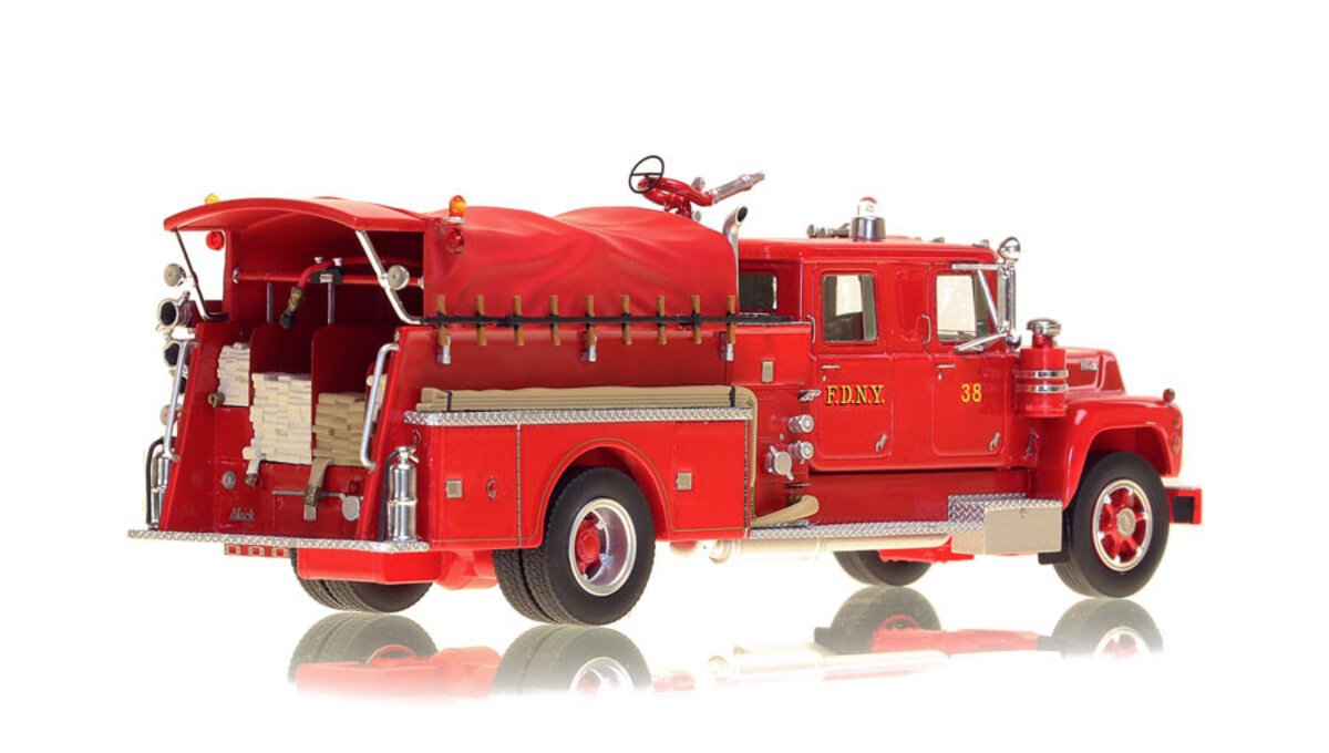 Fire Replicas FR074-38 1:50 Bronx R-Model 1969 Pumper Engine 38 LN/Box