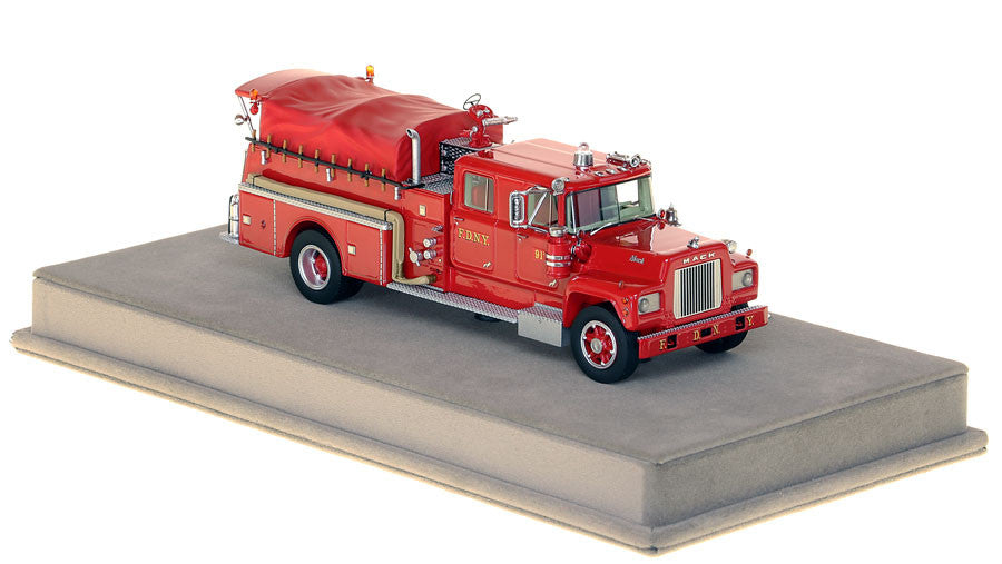 Fire Replicas FR074-91-2 1:50 Manhattan FDNY 1969 Mack R Pumper Engine 91-2 LN/Box