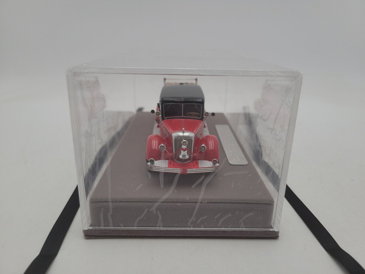 Fire Replicas FR076-05 1:50 Scale Chicago Fire Department 1948 L Sedan Cab #5 LN/Box