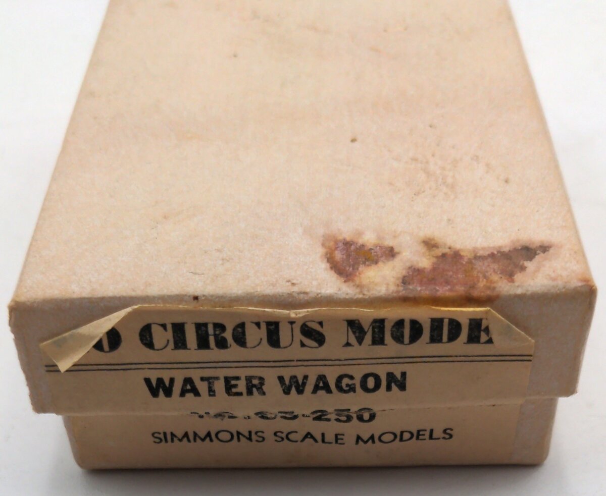 Simmons 35-250 HO Scale Circus Model  Water Wagon