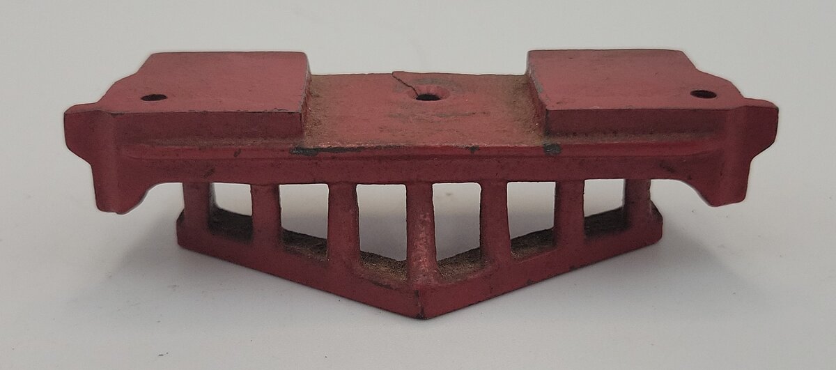 Lionel 318-24 Red Cast Pilot & Cowcatcher - Damaged